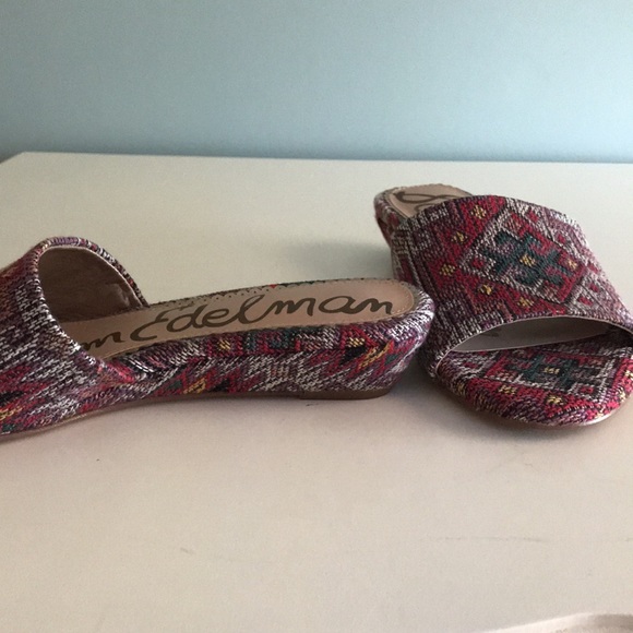 Sam Edelman Liliana red Navajo sandals. - Picture 3 of 5